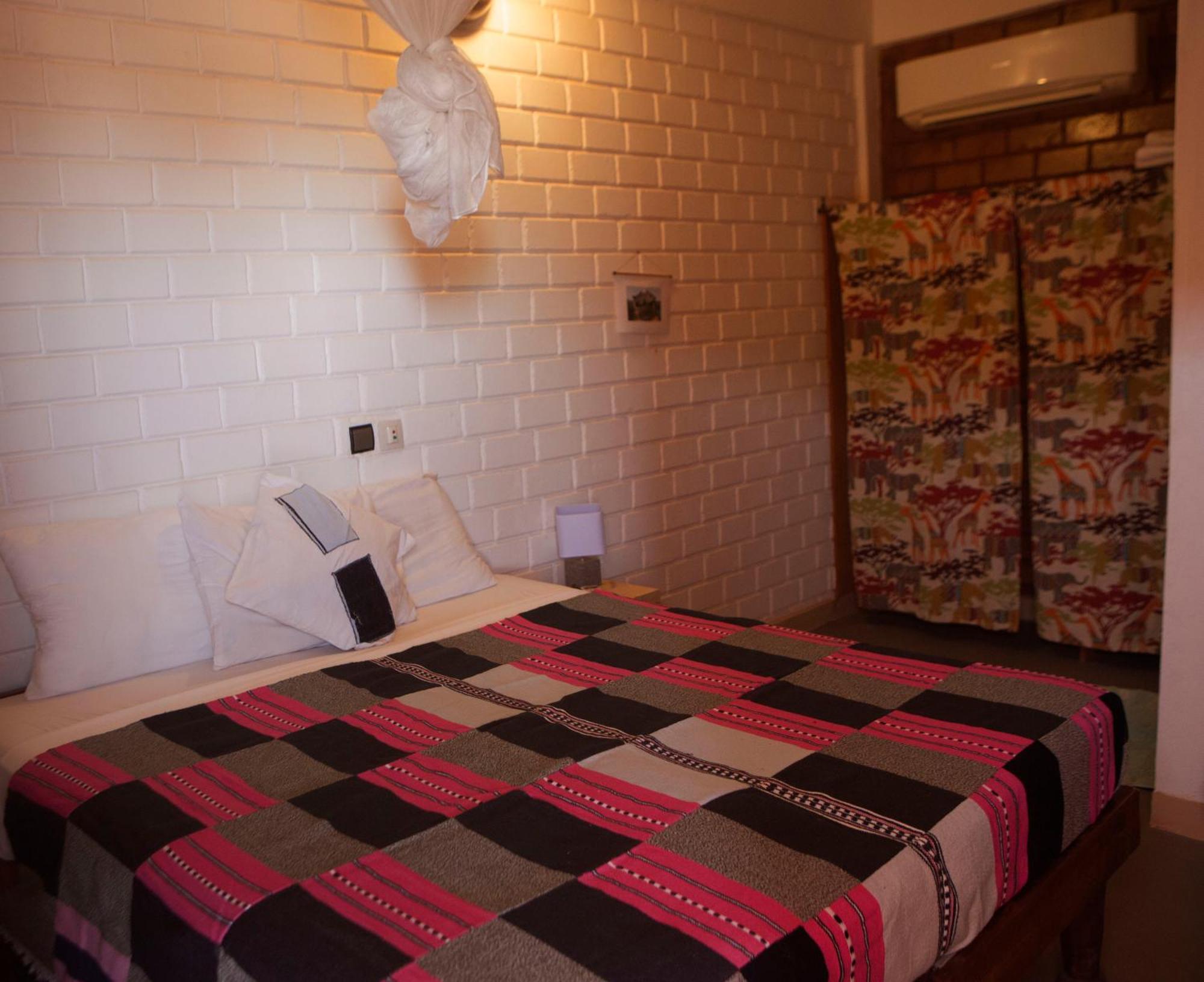 Residence Hotel Lwili Ouagadougou Extérieur photo
