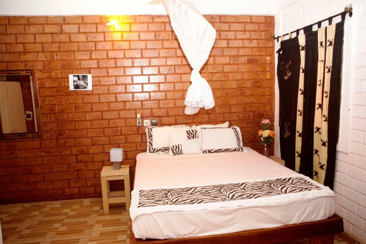 Residence Hotel Lwili Ouagadougou Extérieur photo